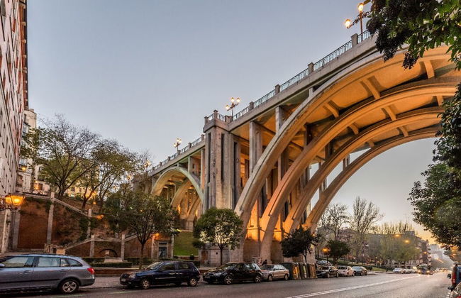 Cozy Urban Apt. Historic District - Sol - Photo 30