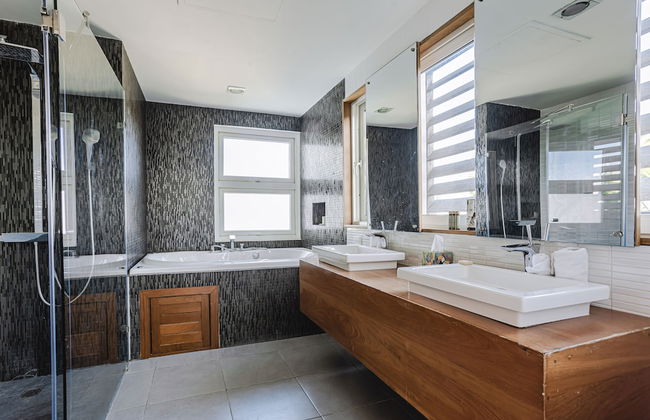 Ultravioleta Boutique Residences - Photo 34