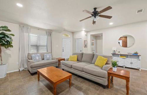 NEW Killeen 8-10 Bd sleeps max 10 ppl 5 min to Fort Hood Families Groups Pets Ok - Professionally Managed by Stay Albatross - Photo 10