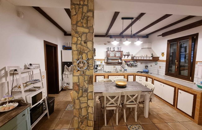 Comfortable Holiday House Close to the sea Down - Photo 13