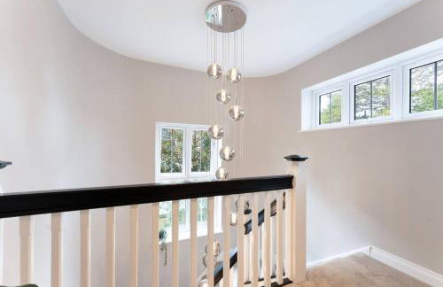 Luxury Four Bedroom Home Near Sandbanks - Photo 20