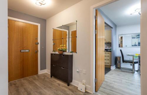 Vista Verde - Luxury City Penthouse 2BR - Sleeps up to 6 - Parking - Photo 28