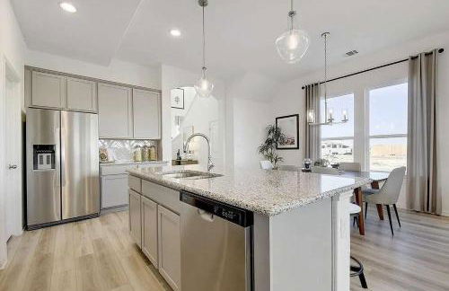 Spacious 4BR Oasis - Pool - Patio - 8 Min to Kalahari - Foto 40