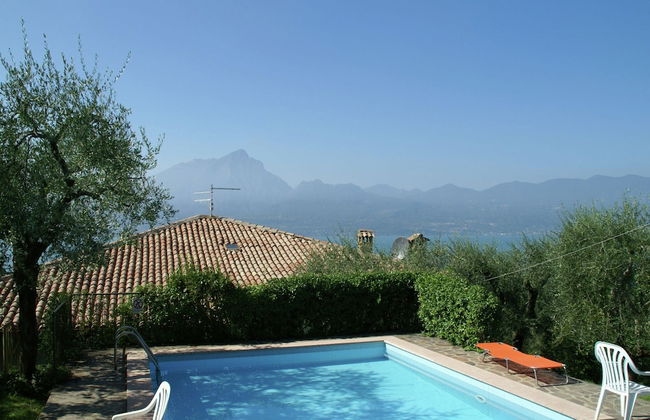 Villa in Torri With Pool & Mountain Views - Foto 24