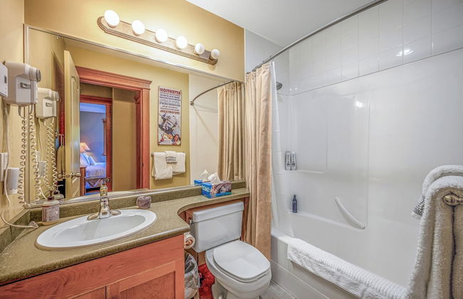 Treetop Getaway Ski In and Out Sleeps 10 - Foto 26