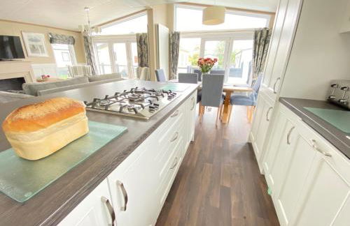 Wildflower, Premium Plus Hot Tub Lodge - Foto 8