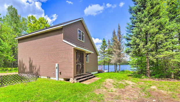 Secluded Woodsy Watersmeet Cabin w/ Fire Pit - Photo 2, Interior