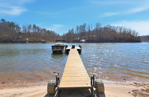 The Sapphire Shore Cottage with Dock! home - Foto 25