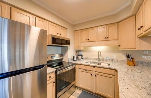 Emerald Isle Vacation Rental with Resort Pool! - Foto 10