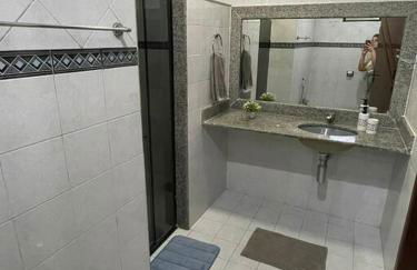 Entre Aeroporto e Centro , o Conforto em Ilhéus - Foto 10