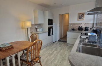 Restful Harbourside Apartment with Garden - Foto 1