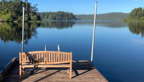 The Redwood Guesthouse at the Floras Lake Getaway - Foto 2