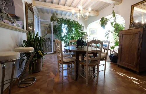 jolie location, maison avec piscine et joli jardin fleuri, à oppède dans le luberon en provence – 6 personnes - Foto 14