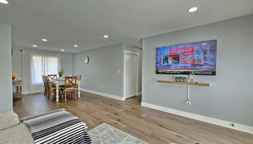 Modern 4BR Near Six Flags & Naval Base - Foto 2