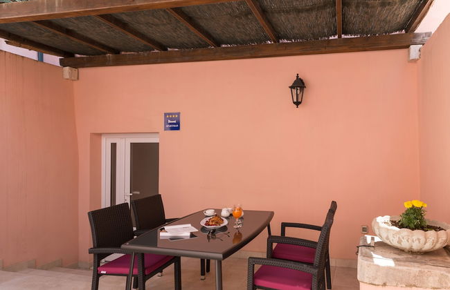 Little Village House - Foto 18