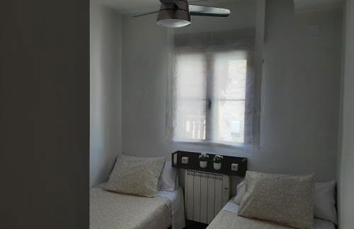 Casa con patio y chimenea en Piedralaves - Photo 11