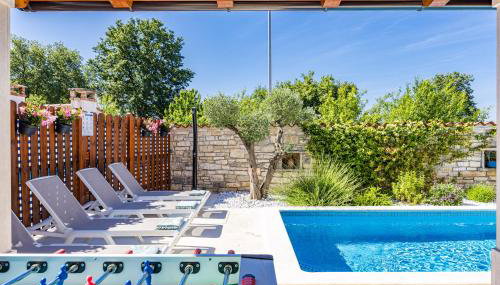 Villa Blue Istria - Photo 3, Garden, sunbed, Garden view