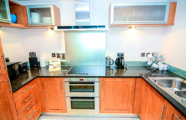 Canary Wharf - Corporate Riverside Apartments - Photo 9