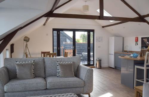 Derby's Loft - Photo 2