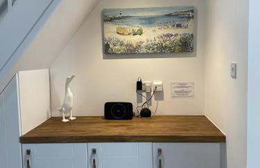 The Little Seahorse - Newly Renovated Cottage 5mins Walk The Beach with Hot Tub - Photo 11