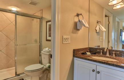 Destin Towers 111 - Beach Front 2 Bedroom Condo in Destin - Foto 36
