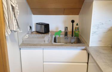 Sonnige ruhige Dachzimmer inkl WIFI plus Kaffee mit WG Dusche und neuer Küche - Foto 13