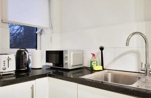 Luxury 3-Bed Apartment with Private Garden En-Suites & Underground Parking Prime NW6 London Location - Foto 3