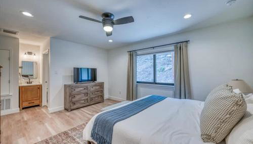 Luxury Riverfront Villa With Firepit & Gameroom! - Foto 2