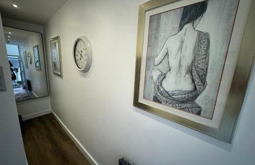 Luxury 6-Bed House - 6 En Suite- Jaquzzi Baths - Private Parking - Suitable for contractors - Foto 50