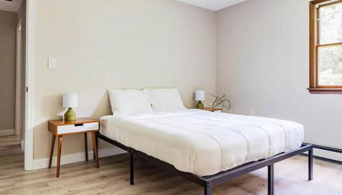 Eldred Manor - Photo 2