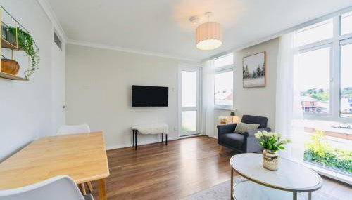 Sleek 2 Bedroom Apartment - Foto 2