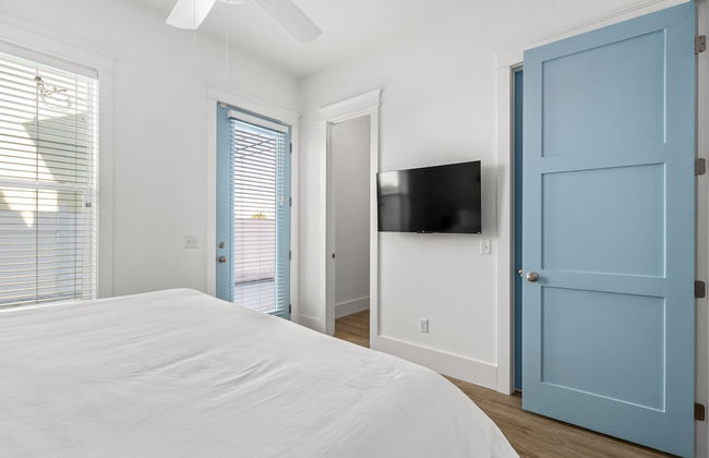 Spectacular 3br 4ba w/ Private Pool, 2 Min Walk to Beach - Sleeps 15! - Foto 6