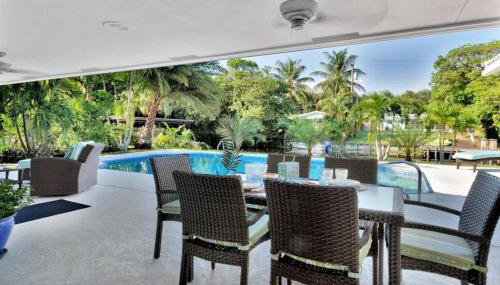Waterfront Oasis w/ Pool Minutes to Downtown! - Foto 3