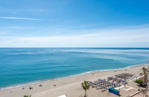 BEACHFRONT -- NEW LUXURY Apartment -- 1ª Linea Playa -- Fuengirola CITY CENTER -- Private PARKING -- Panoramic Sea Views -- - Photo 9