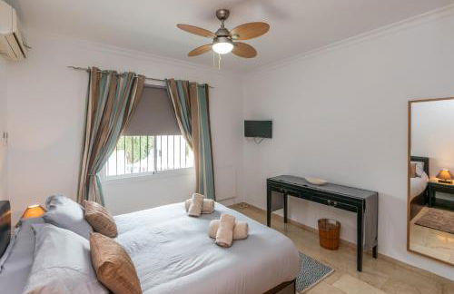 VILLA BARRANCO Big terrace, private pool & parking - Photo 34