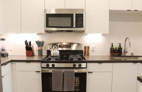 Resort-Style APT with Pool, Gym & Parking 10min to Disneyland - Foto 44