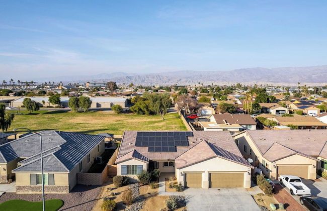 Luxe Indio Stay w/ Pool, Tiki Bar & Fire Pit Near Coachella Longfellow - Foto 40