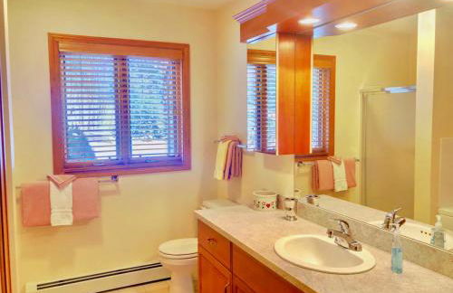 C6 Beautiful views from this Crawford Ridge Townhome a short walk from the slopes - Foto 8