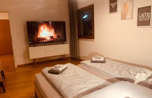 FELIX LIVING 4, Moderne 2-Zimmer Wohnung in Stadtrandlage, Balkon & Parkplatz - Photo 1