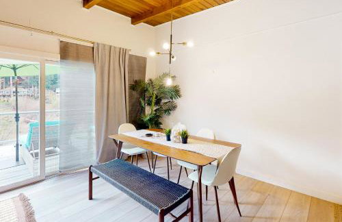 Riverfront Escape - Photo 9