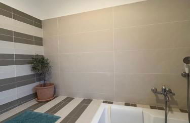 Causette room, Escapade balnéo en Provence, proche mer - Foto 4