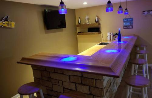 Chain O Lakes Nautical 4Bed 3Bath Waterfront with Bonus Room, Large Deck and Hot Tub - Foto 54