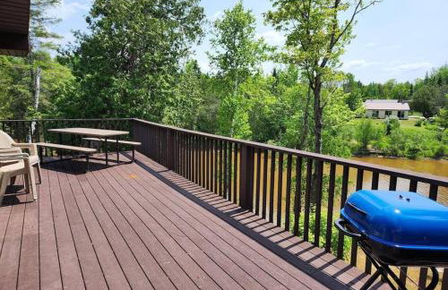 Riverfront~On ATV Trials~Near Mackinac Island - Foto 6