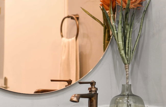 The Majestic Garden Suite - Photo 21