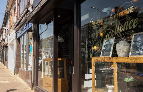 Cosy 2-Bed Apartment in Penarth Town Flat 1 - Photo 22