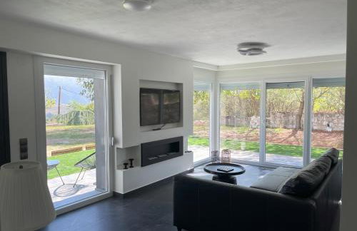 Modern Garden Apartment - City & Mountain View - Foto 13