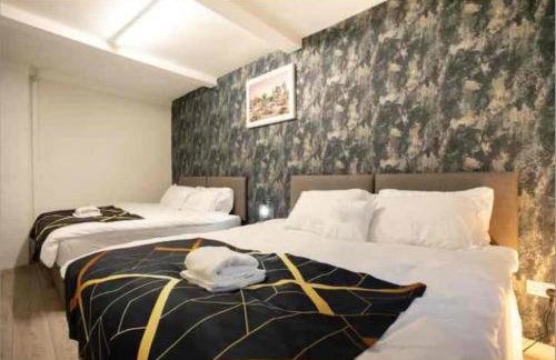 Base is a lovely place to unwind after a long day - Foto 9