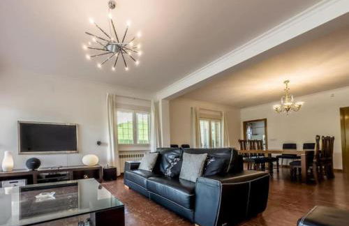 Casa Chalet Villa con piscina, jardín y aire acondicionado cerca de Valencia en La Eliana-L'Eliana - Foto 5