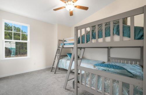 Robert's Retreat - Brand new home w/ gorgeous water views! - Foto 35