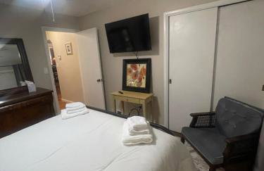 Newly renovated 3-bedroom lakeside home - Foto 31